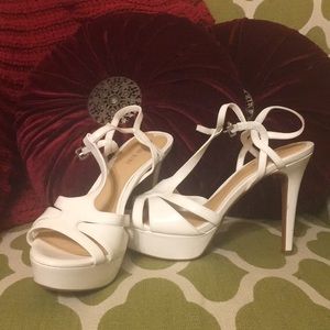 Gianni Bini white patent platform sandals